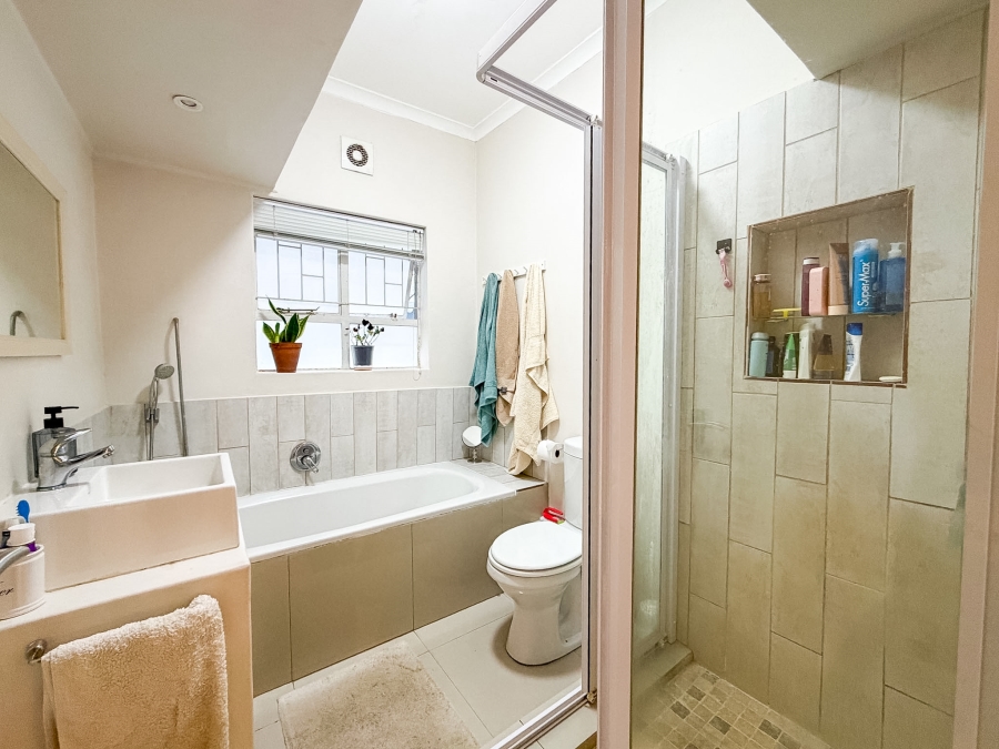 2 Bedroom Property for Sale in Oranjezicht Western Cape